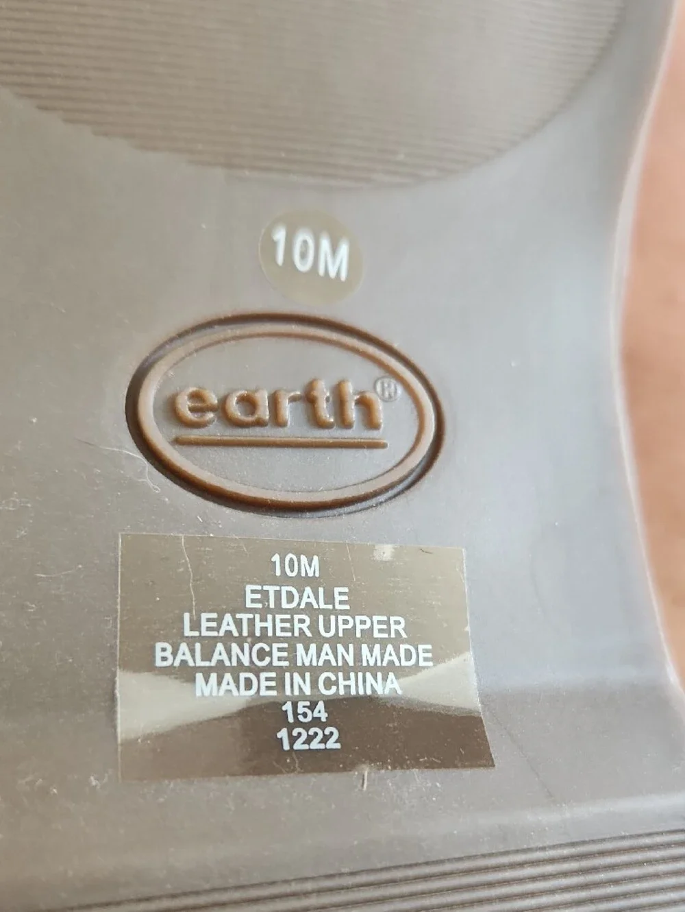 Earth cream leather